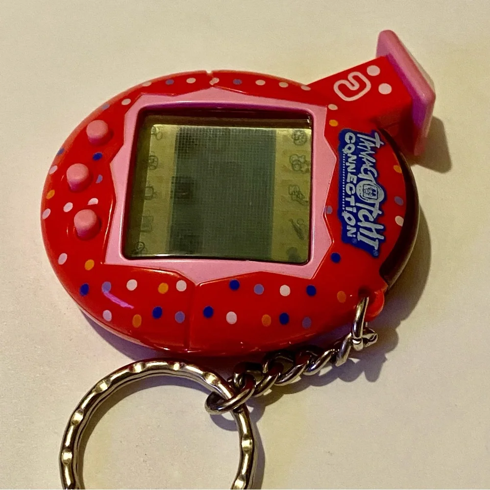 ✨ Tamagotchi Connection V5 2004 Original Polka Dots Confetti Red Familitchi Rare